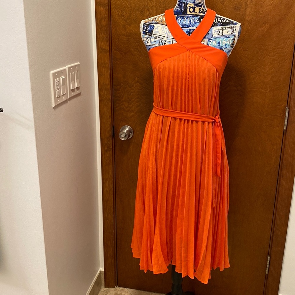 BCBG MAXAZRIA size 4